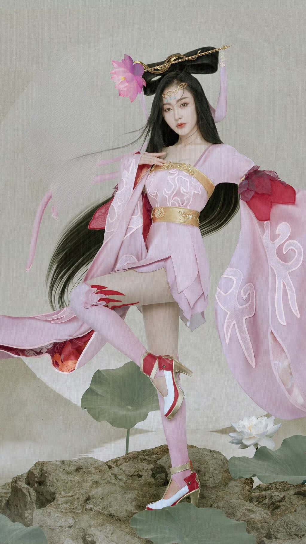 其中张天爱cos的是貂蝉的原皮肤,并且是在几年之前,那会儿王者荣耀还