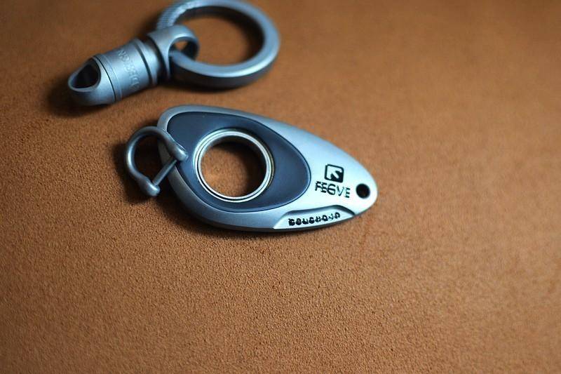 匠心独运 费戈钛合金旋转钥匙扣