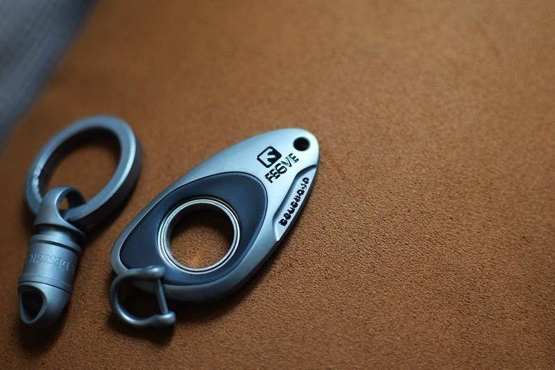 匠心独运 费戈钛合金旋转钥匙扣