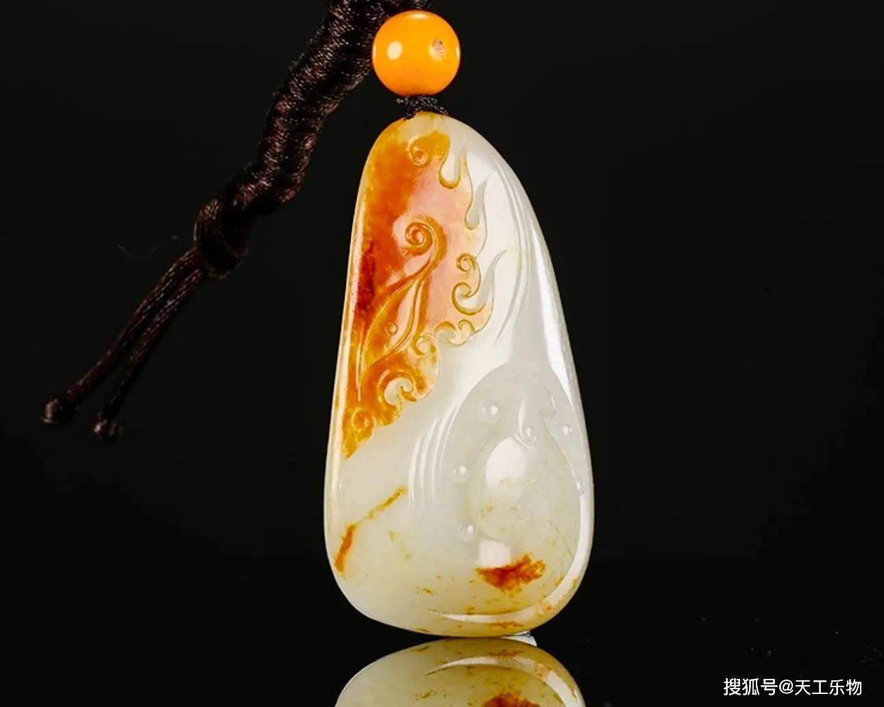 克价四千的红皮白肉!和田籽料巧雕"守护"!