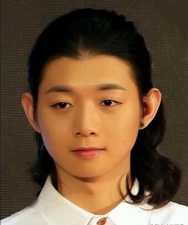 霍尊露面了,他剪掉了他的长发,也把娘这字拿掉了