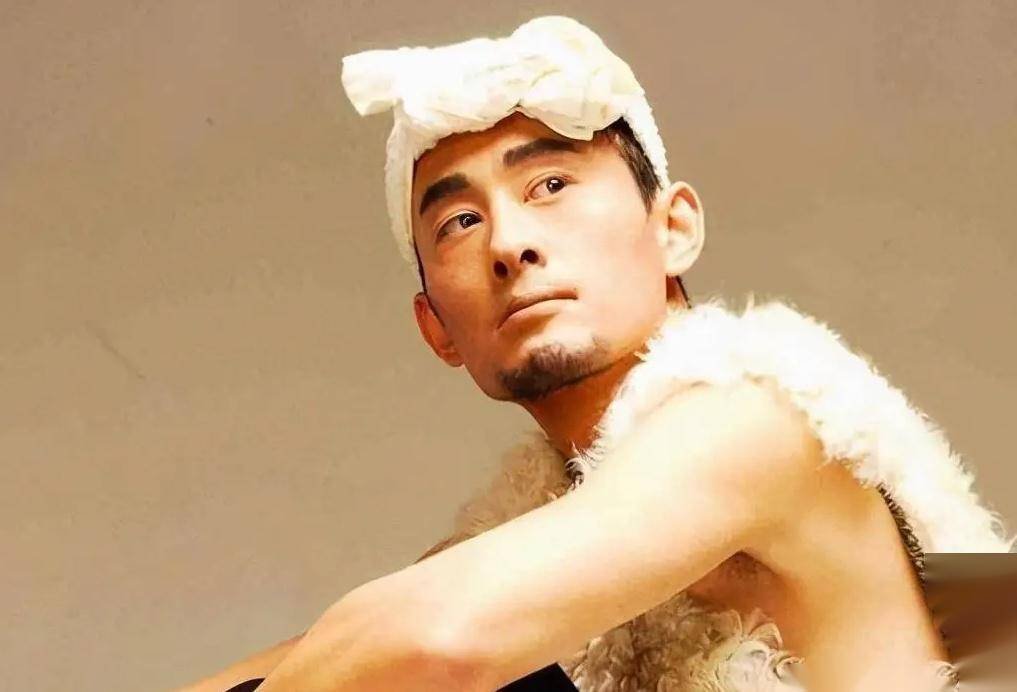 负债百万露宿街头,离婚,锒铛入狱,星光大道草根歌手现状太落魄_刘晓东