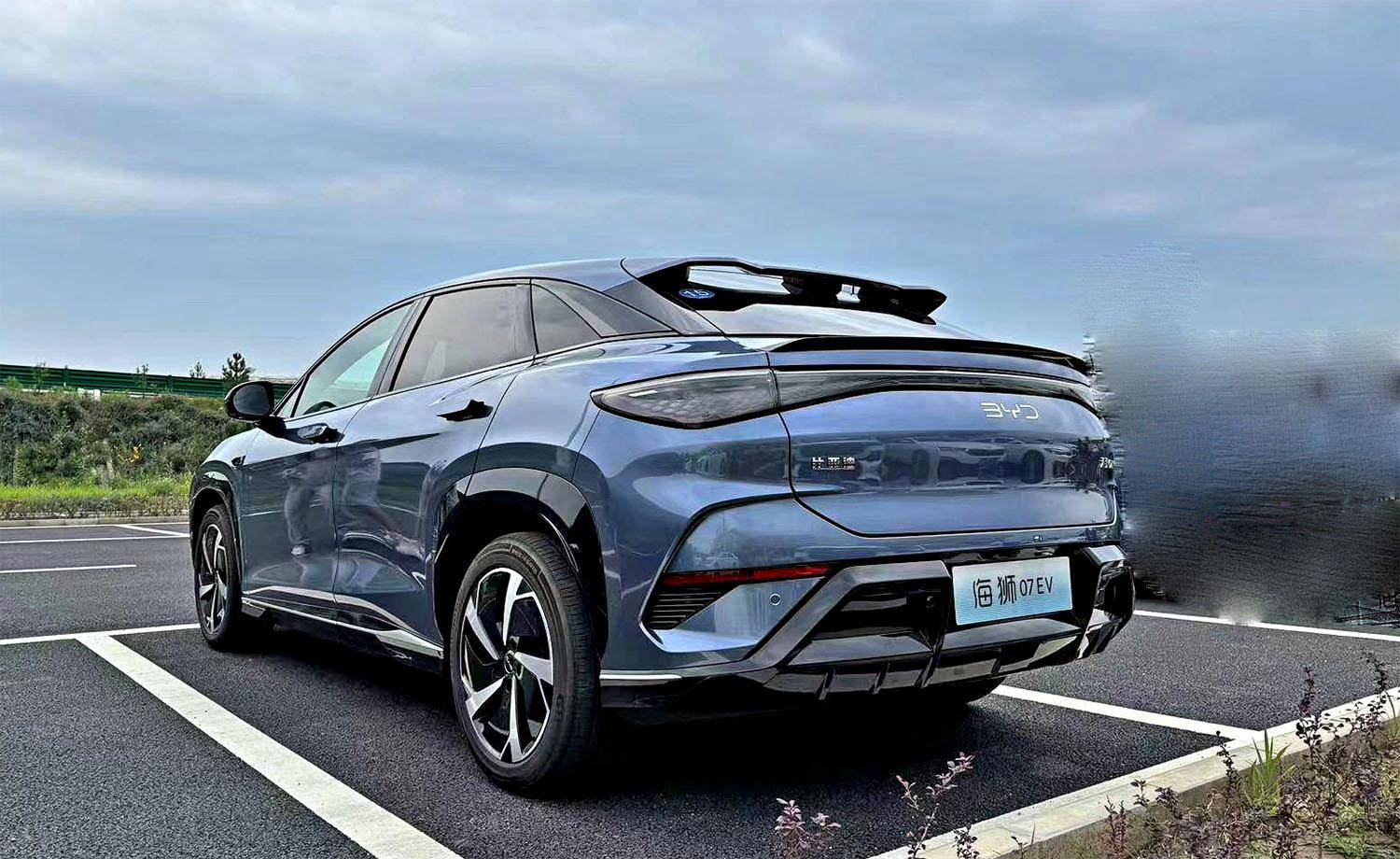 满电最速快充suv 试驾比亚迪海狮07ev