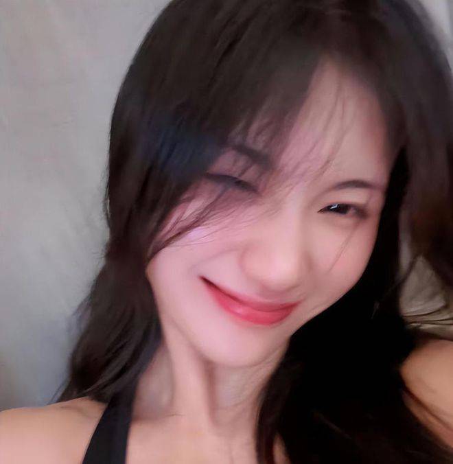 夏思凝生活照曝光,网友:美得惊艳,竟然还会跳舞