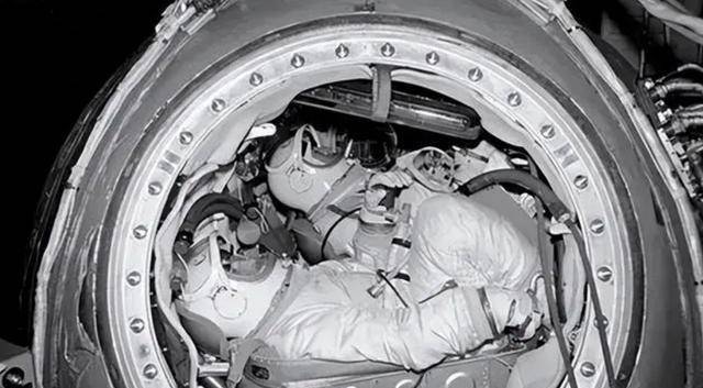 1971年,苏联飞船返回地球,打开舱门却发现三名宇航员已经死亡