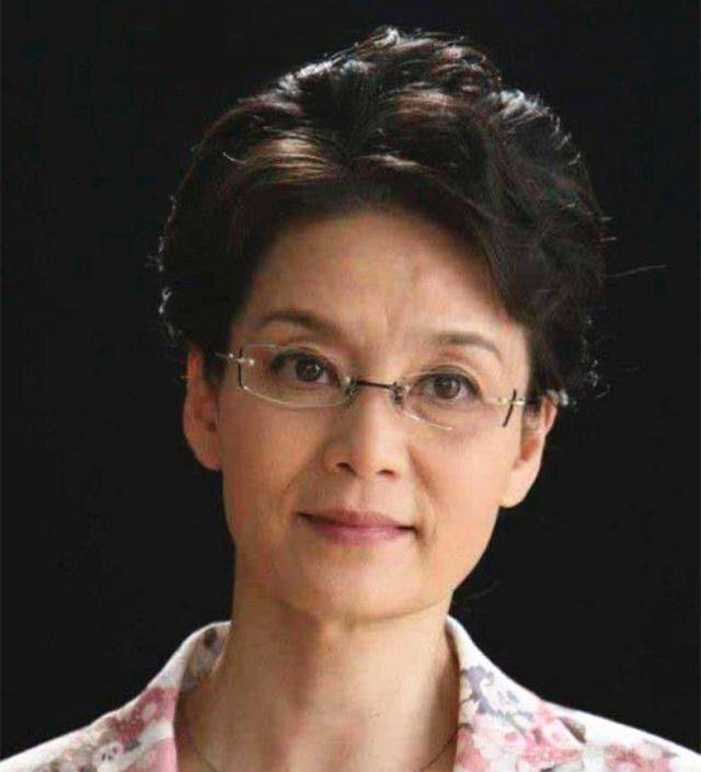 她是著名影后,婚姻失败皈依佛门,至今单身无儿无女,很惋惜_潘虹_生活