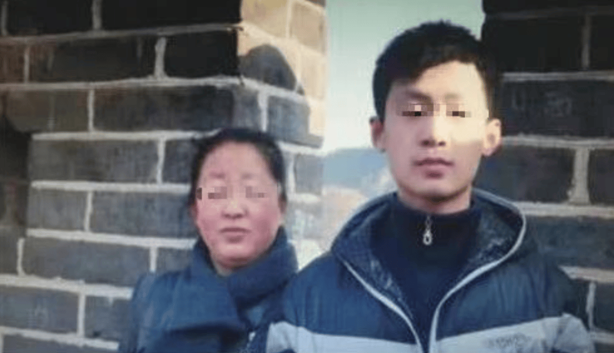 "这事和我儿子没关系,让他先出去吧."苏银霞对吴学占恳求道.