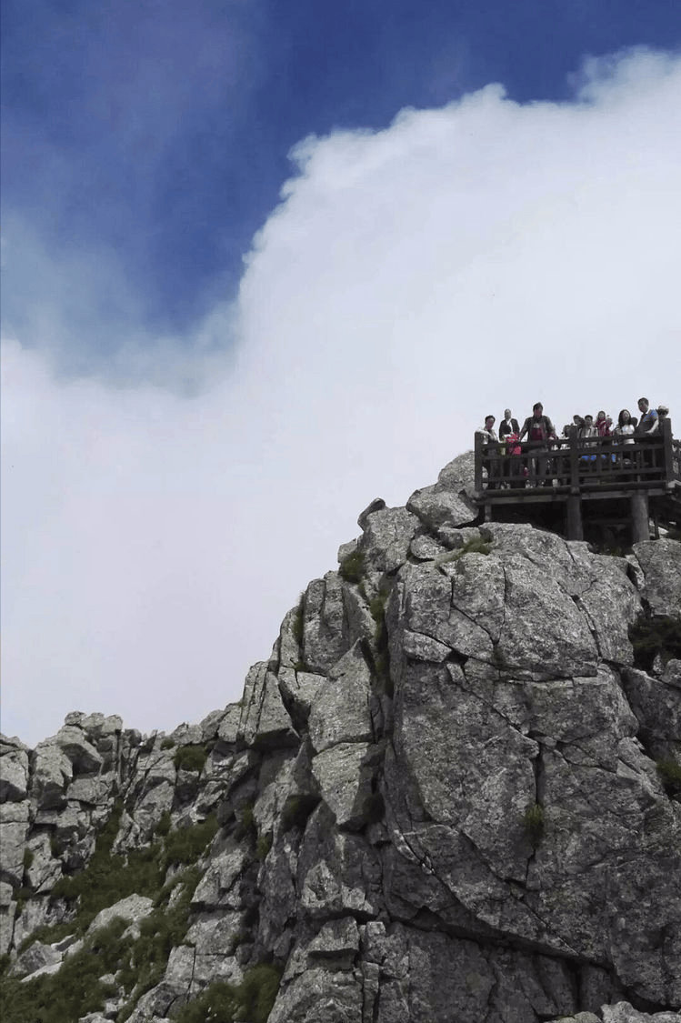 秦岭主峰太白山