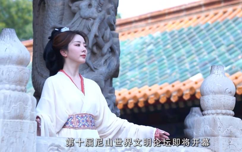 李思思:以"网络达人"的身份参演第十届尼山世界文明论坛宣传片_古装