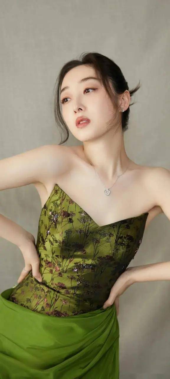 蒋梦婕写真曝光:美貌如花,才华出众,人间极品!