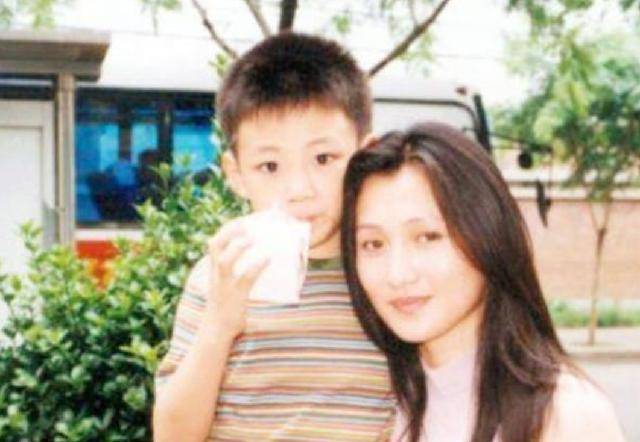 80年代"第一美女"林芳兵:因颜值太高遭人暗算,鼻子险些被割掉