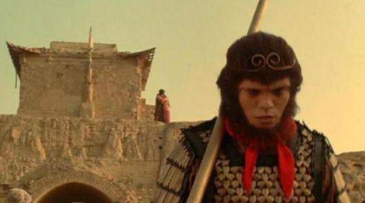 六小龄童吐槽周星驰拍的大话西游,可自己又拍了一部西游遭禁播!