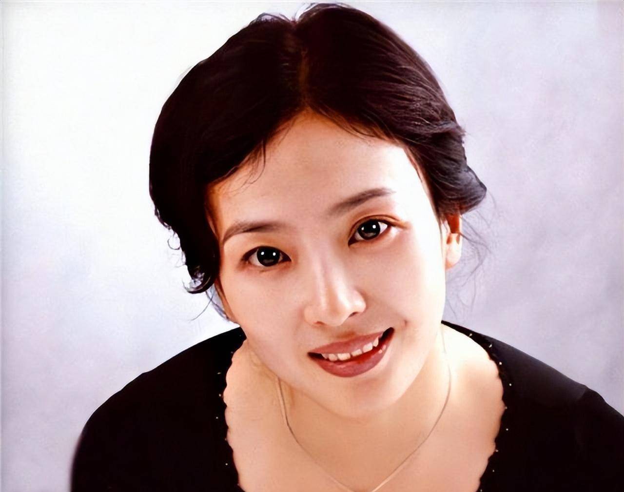 星妈刘晓莉:放弃婚姻和事业,捧红刘亦菲,成为女儿最大的靠山!