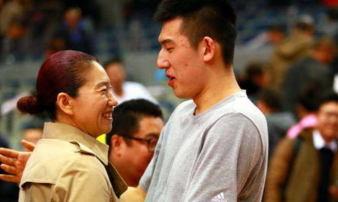 女篮名将展淑萍:丧夫后嫁未婚男,她为再婚丈夫的父爱感动落泪
