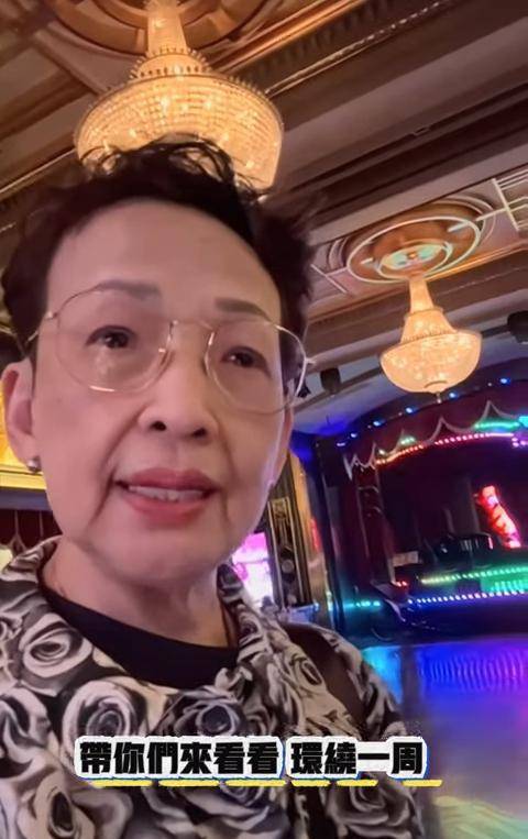 79岁冯素波上海打卡黄河路感触深,忆少女期尖沙咀夜总会卖唱经历