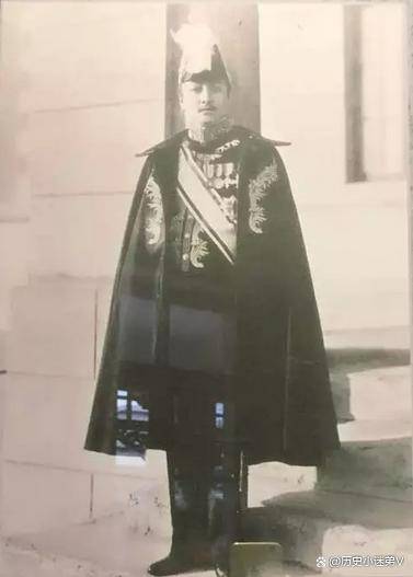 张燕卿九一八事变后,张燕卿跟随熙洽投靠日本人,伪满洲国成立后出任伪