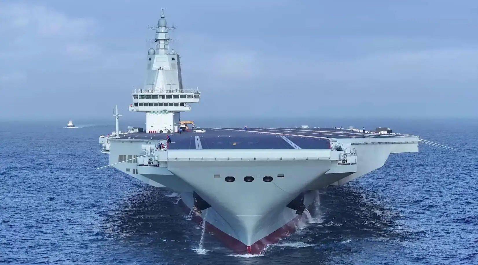 福建舰还在海试,法媒炒作:中国将再建10艘航母超美