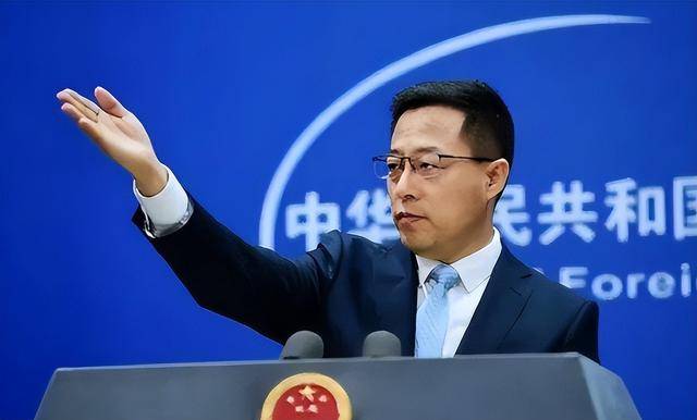 "但我们的外交部发言人赵立坚则气定神闲,回答道:总的来说这个问题不