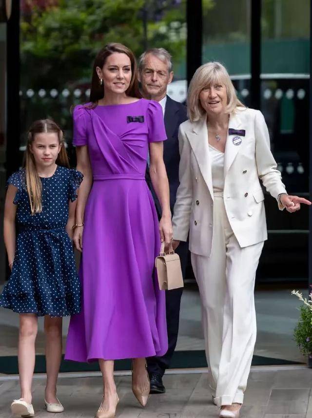 现场和华裔美女聊超开心_那英_公主_夏洛特