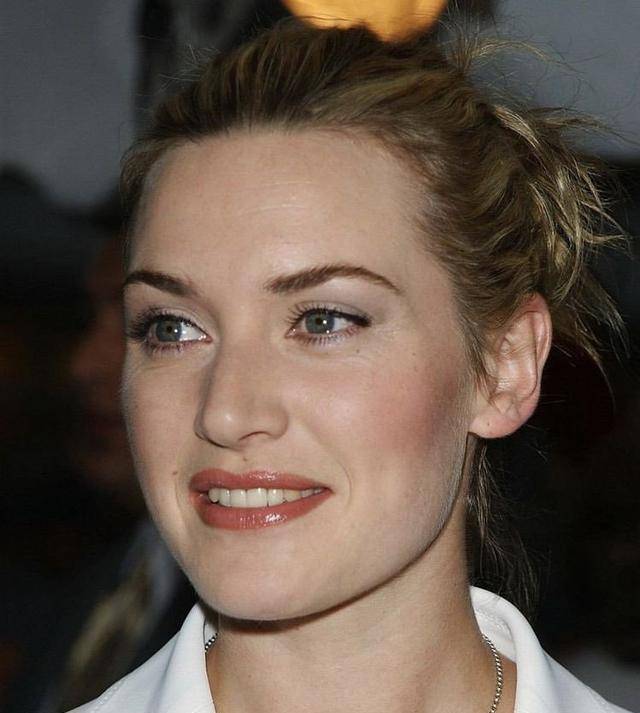 不愧是英国女演员出身——凯特·温丝莱特如此抗拒整容和肉毒杆菌