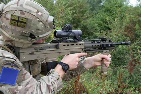 替换l85!英军终于要换装有托步枪了?丨轻武专栏