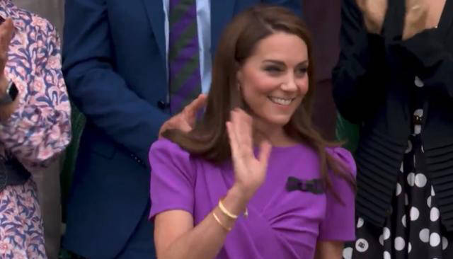 原创            优雅紫色！凯特王妃亮相温网男单决赛，德约科维奇对阵阿尔卡拉斯-凯特王妃2020年活动