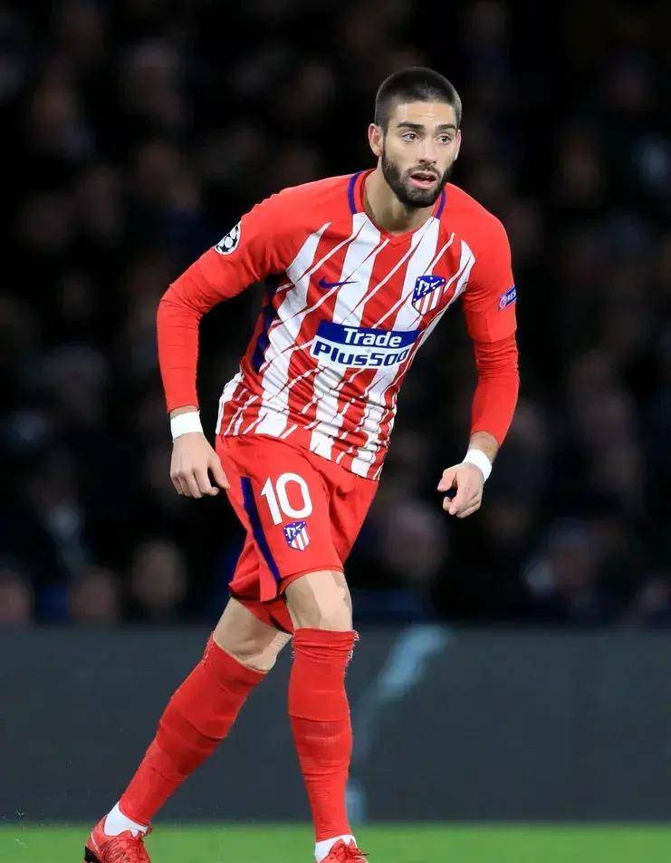 21世纪"足坛百家姓"之"卡家军"阵容,卡洛斯,卡卡领衔!_卓越_足球_全球