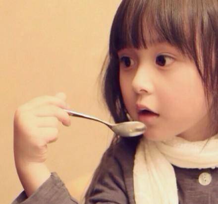 她因长得太漂亮2岁出道,演"小芈月"红遍全国,如今长成厌世脸_刘楚恬