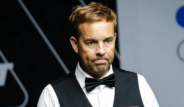 然而,这次比赛中的表现似乎展现了一个全新的丁俊晖,特别是在面对排名