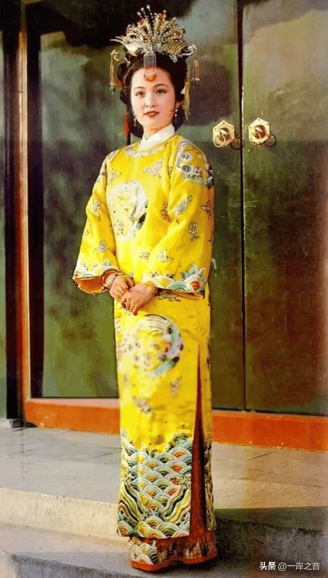 "成梅,请你来剧组,出演元春,真的是太对了.