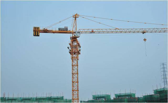 2021年23岁网红吊塔坠亡,监控记录坠落过程,网友心疼其双女