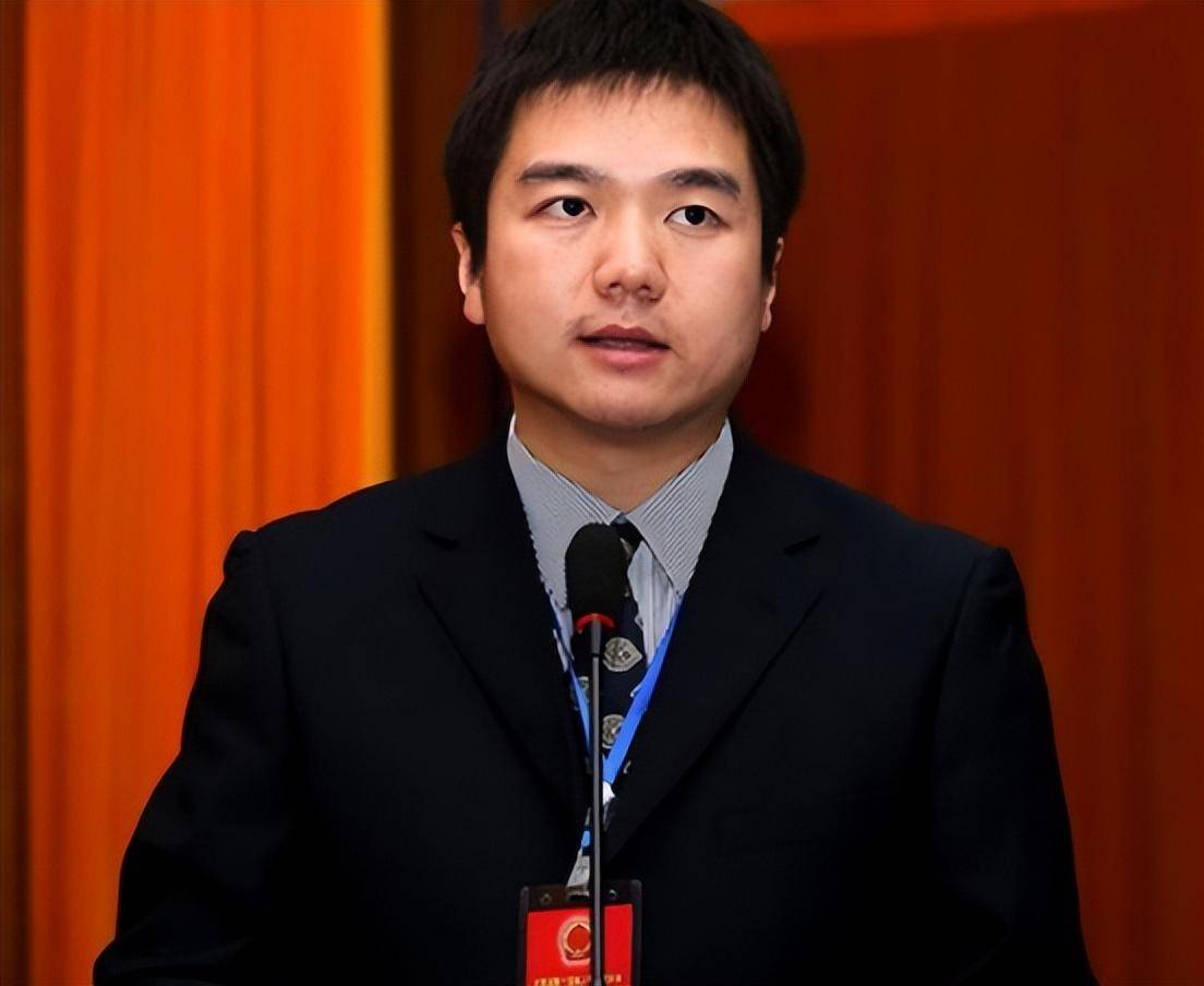 14年,80后县长让王健林把利润全留在丹寨县,后来他的仕途如何?