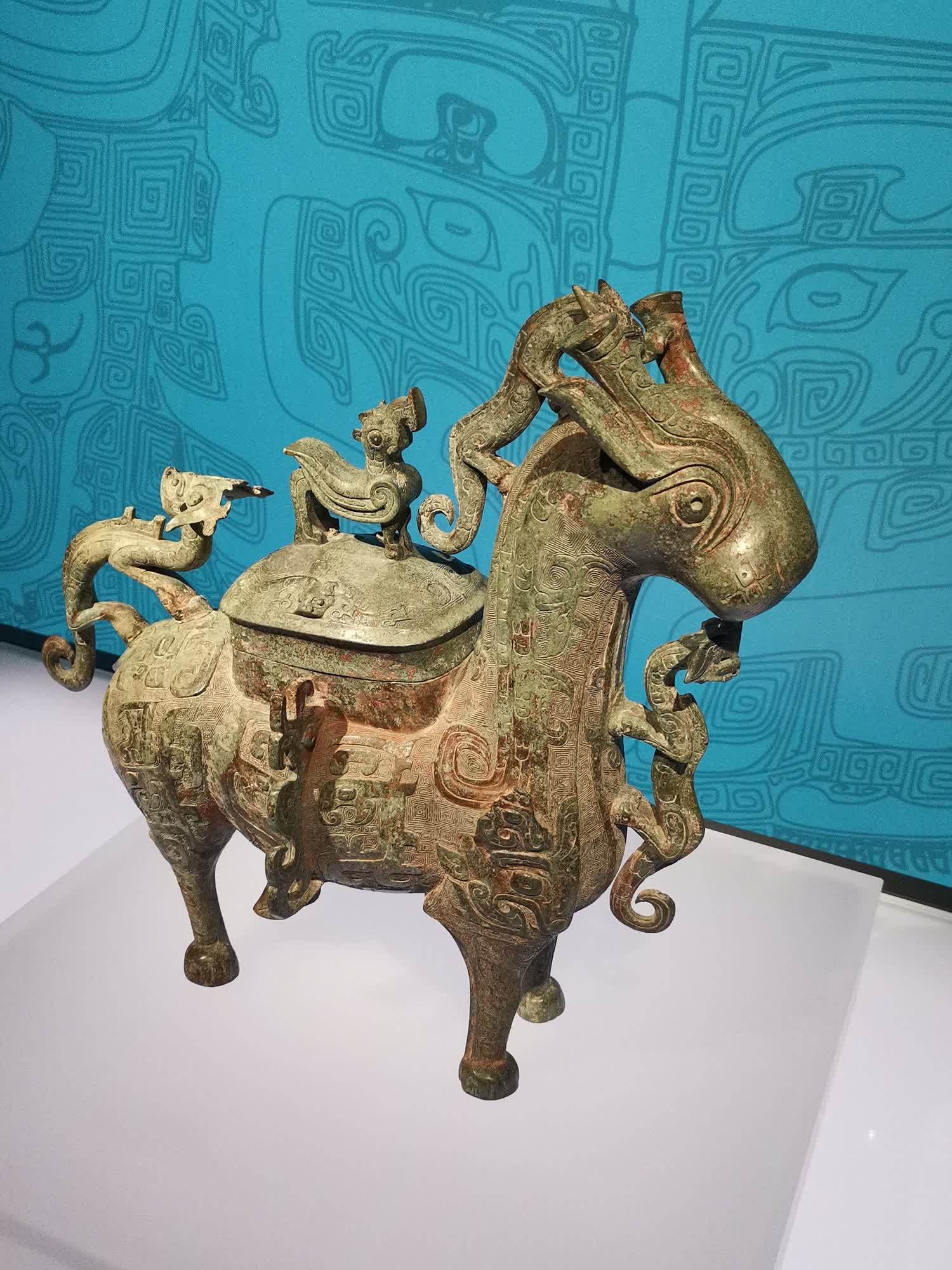 精美西周铜器“邓仲牺尊”及铭文释读_邓国_家族_贵族