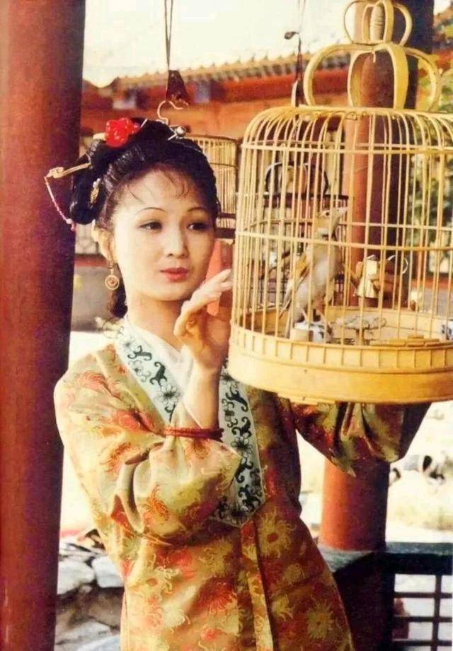 红楼梦:神秘书僮,凤姐好帮手,彩明是彩云姐妹的兄弟?