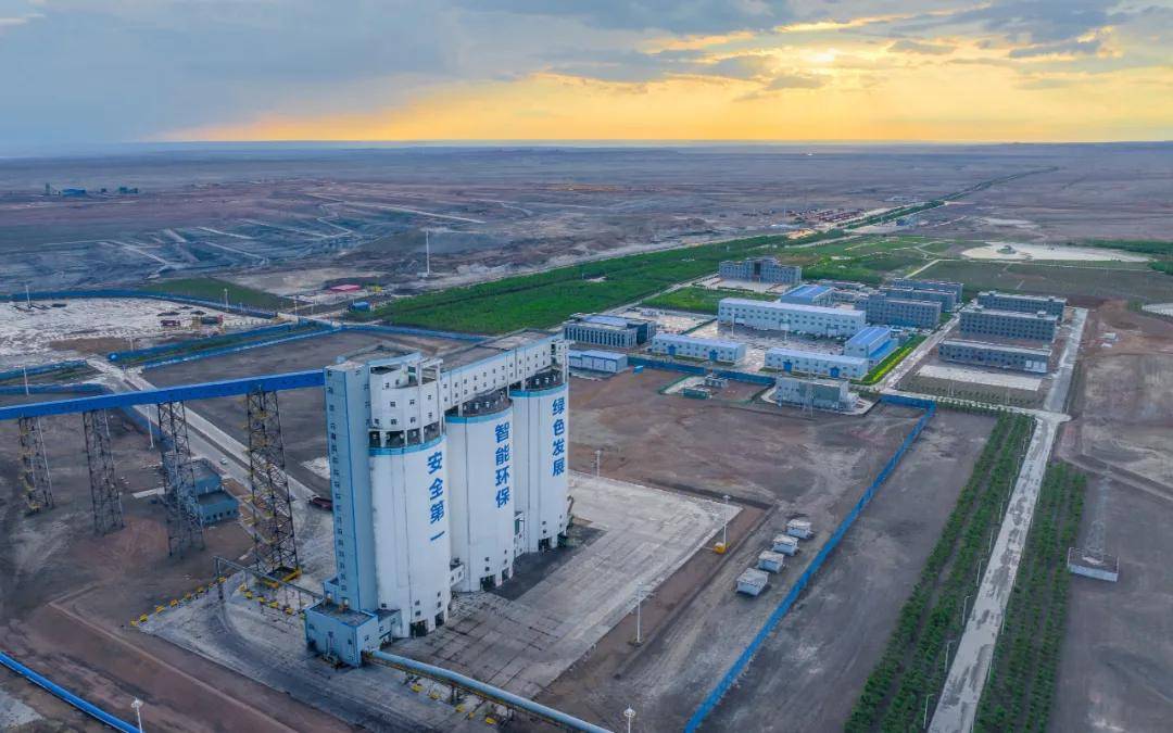 其中,位于准东开发区的新疆宜化矿业赫然在列.