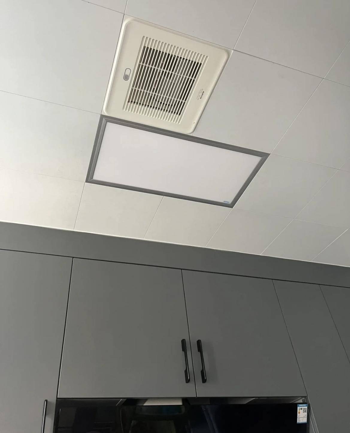 所谓凉霸它其实就是个装在厨房吊顶的一个电风扇,如果