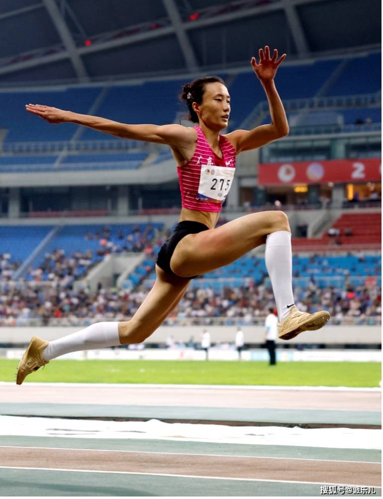 哪位女神为奥运健儿疯狂打call？迪丽热巴来啦，与宝安小将共赴巴黎奥运梦！-迪丽热巴奥迪形象大使