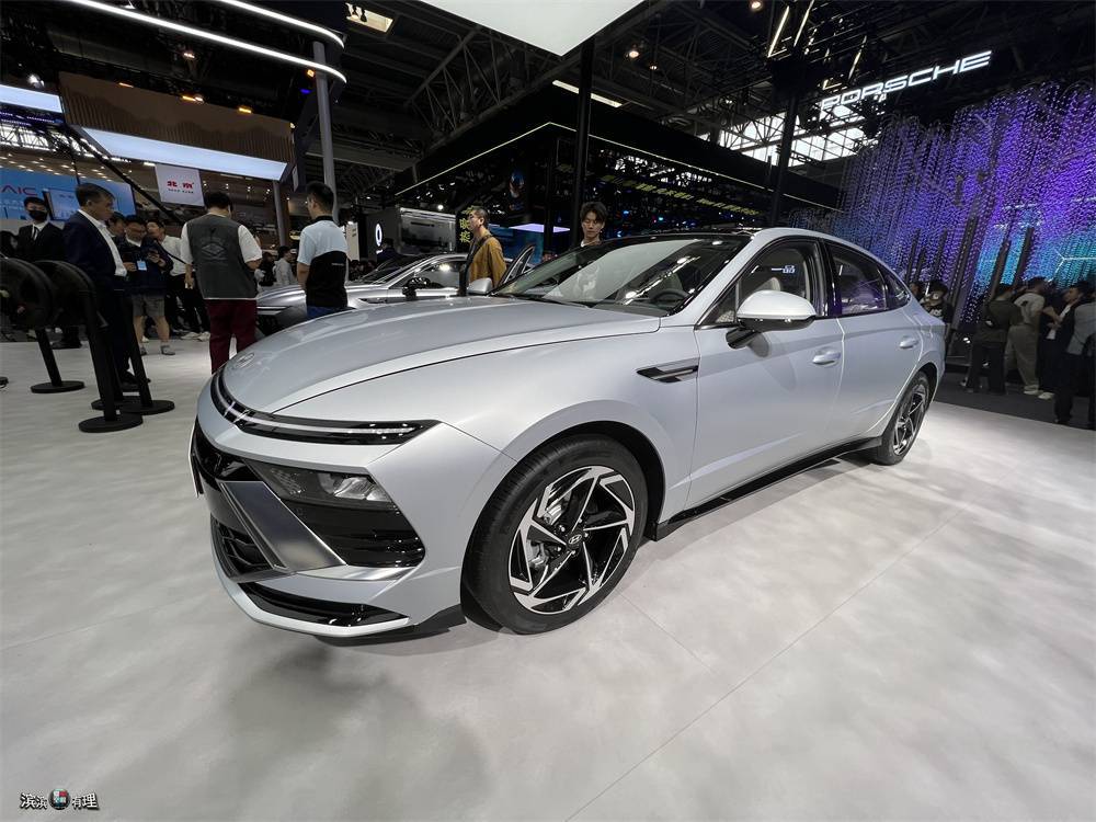 「 爱车空间 」价格向下"越级" 详解北京现代第十一代索纳塔