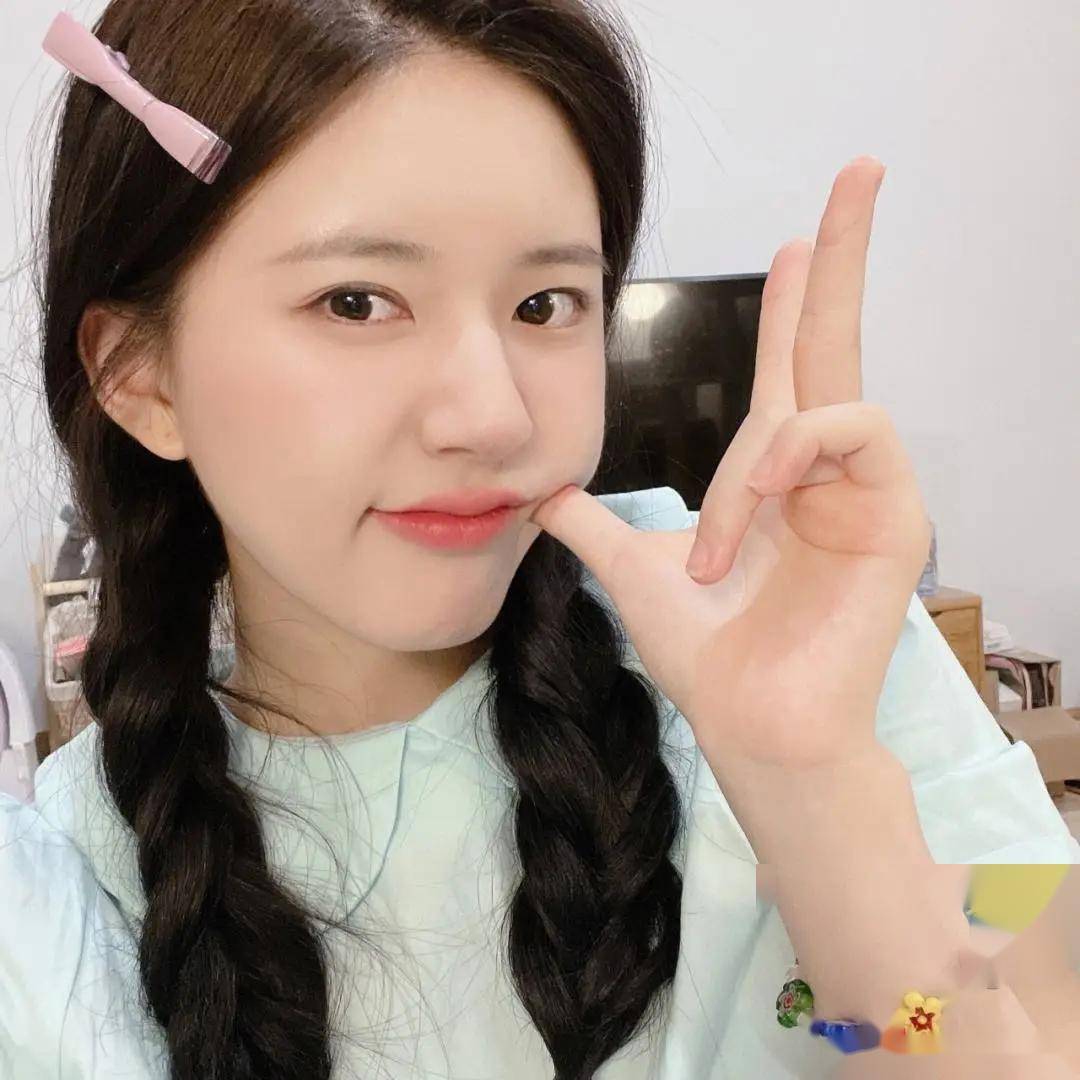 25岁赵露思写真惊艳亮相,颜值与才华齐飞!