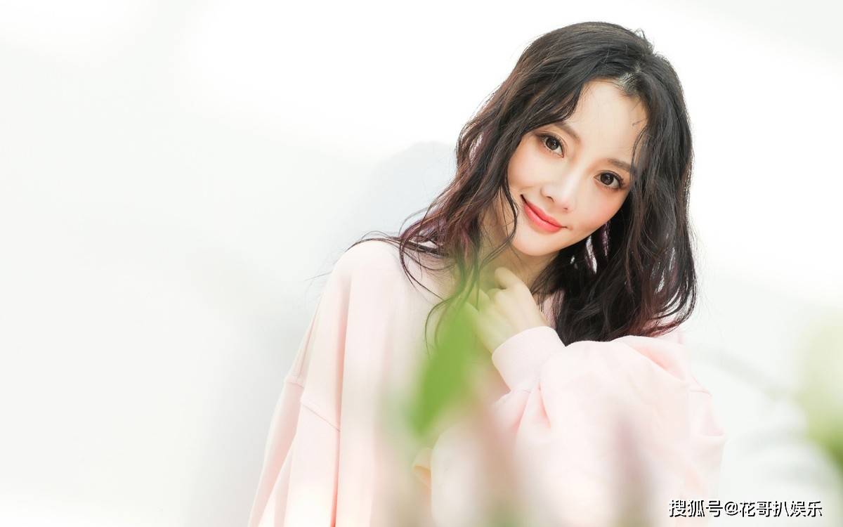 李小璐疑似新恋情曝光,引发网友热议,对方是嘻哈圈的潮男小鲜肉