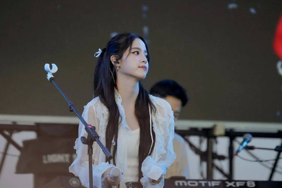 欧阳娜娜绯闻男友曝光,换绯闻速度太快?