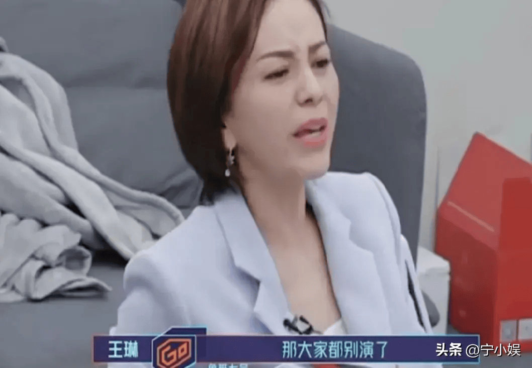 当然,这一次叶璇的做法也很矫情,只是何洁的情绪管理能力,也是一目了