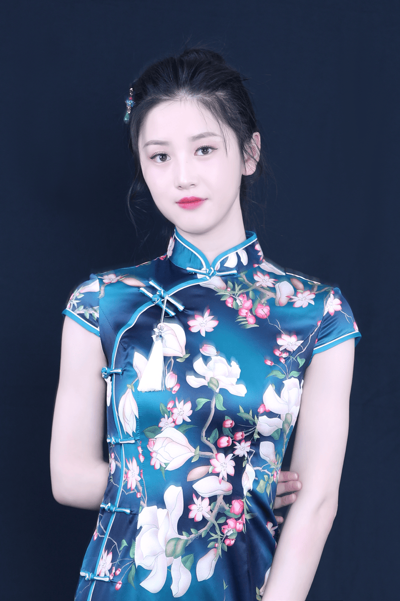 王娜,巩俐骨相美的摩羯座女艺人个个貌美