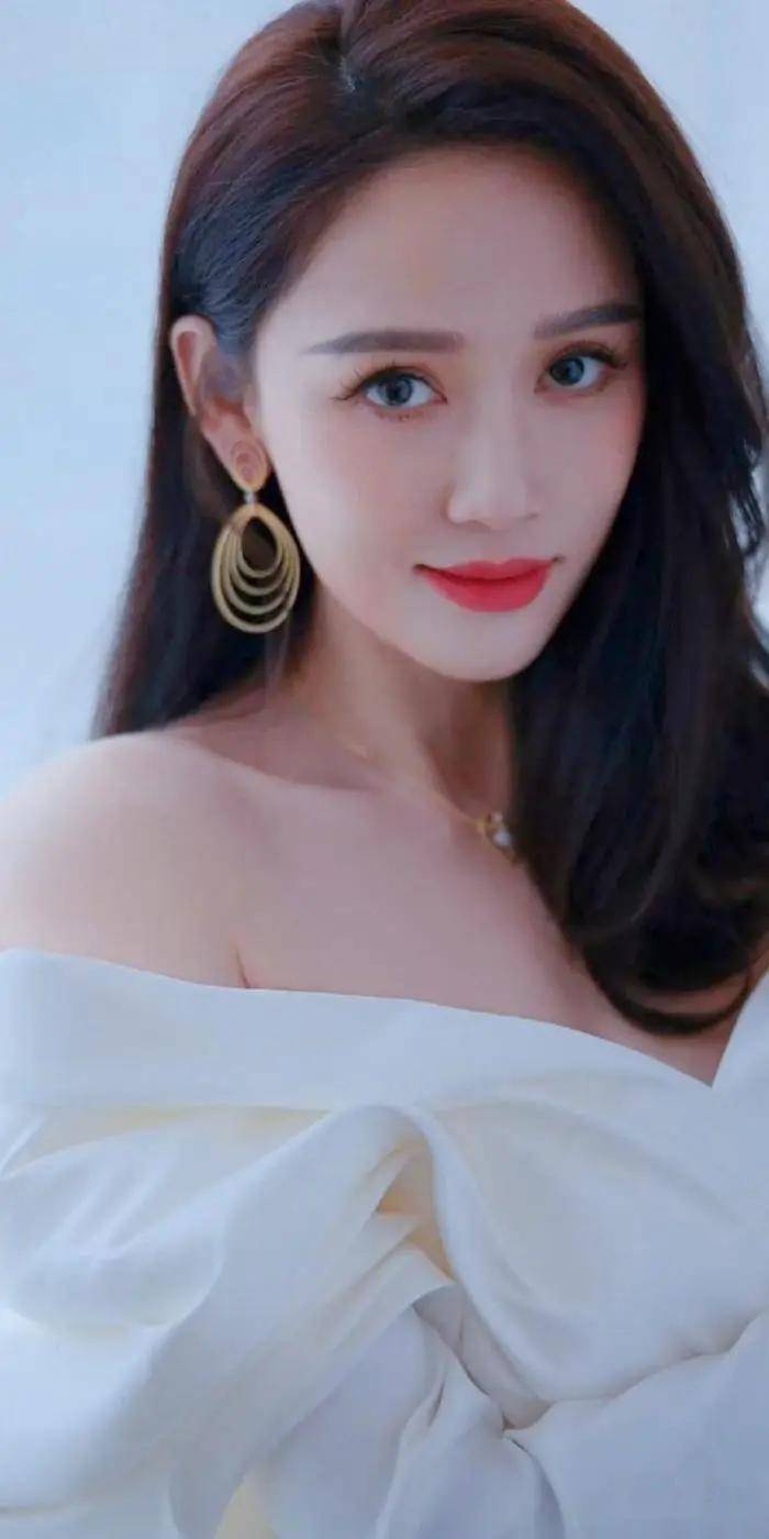 赵丽颖写真大赏:清纯女神的写真,美得让人窒息!