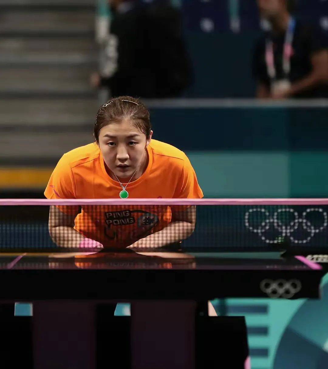 别再纠结陈梦的翡翠项链,她能赢球就是好的,管人家戴什么!