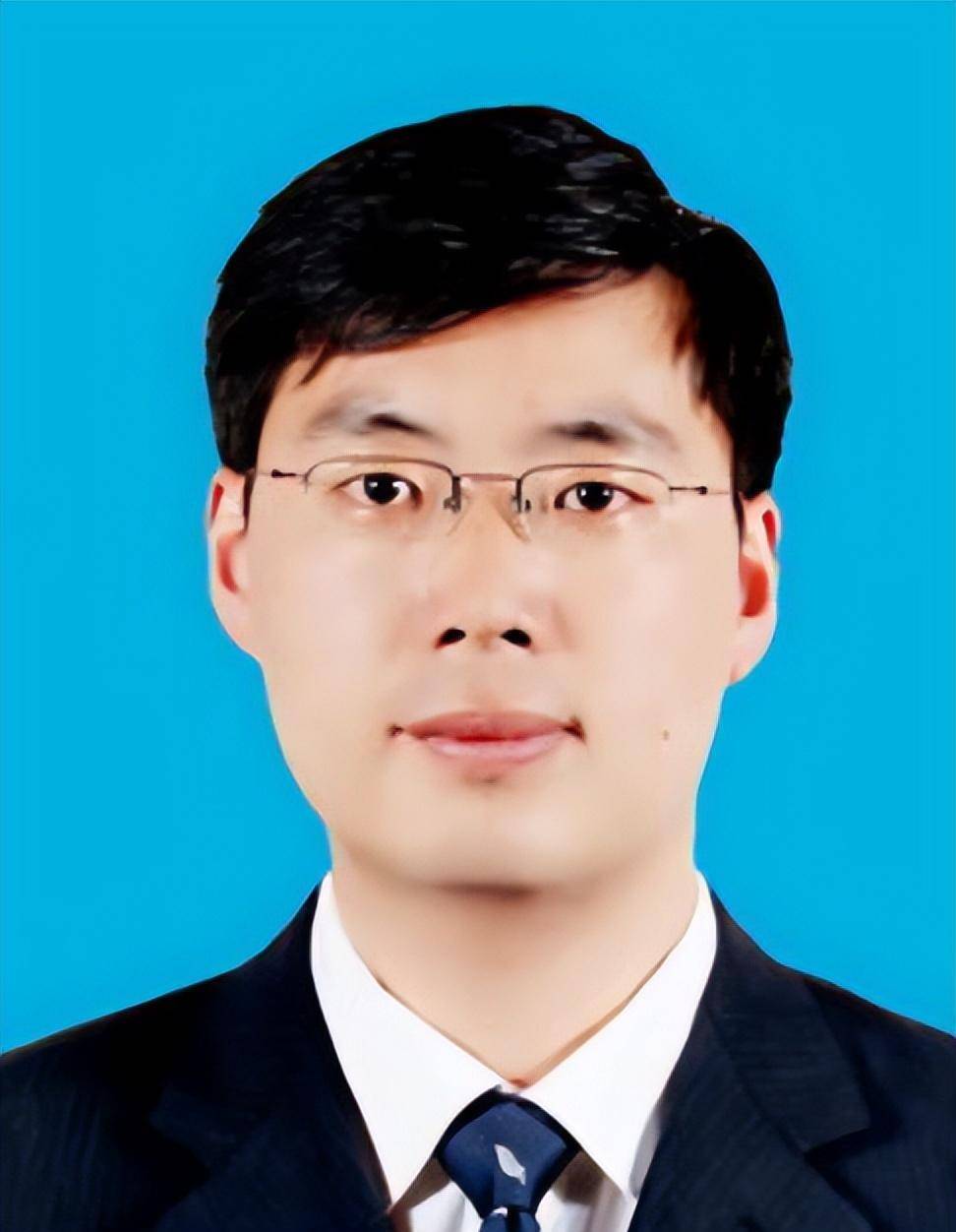 他是现任延边州州长,是吉林省地级市最年轻"一把手",前途无量