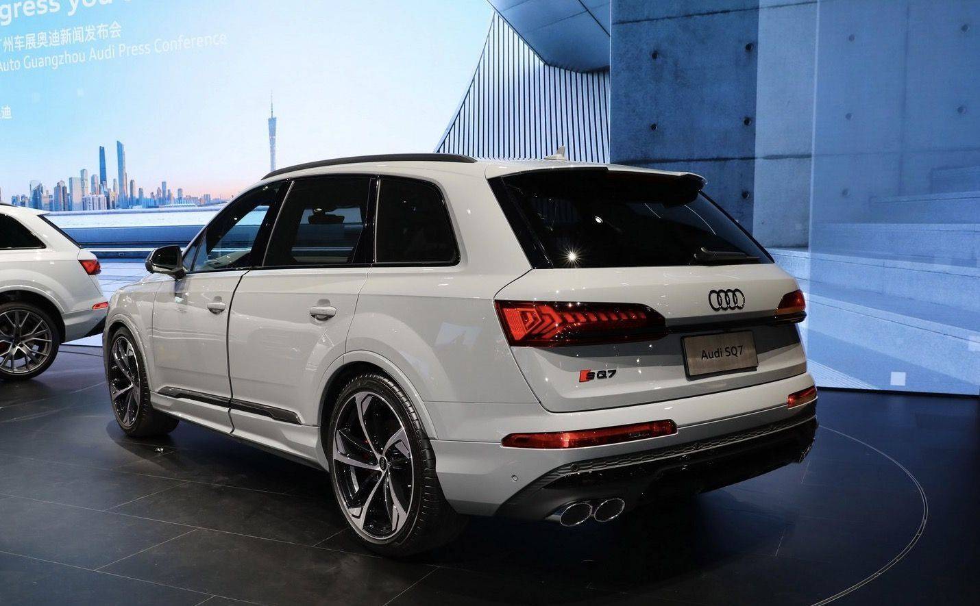 新奥迪sq7 suv震撼登场:性能怪兽,重塑豪华suv新标杆