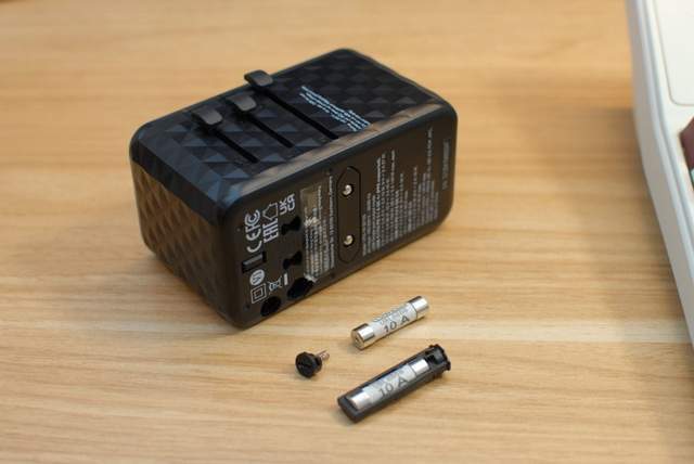 全球畅行无阻,威宝旅行转换快充插头:解锁充电新体验