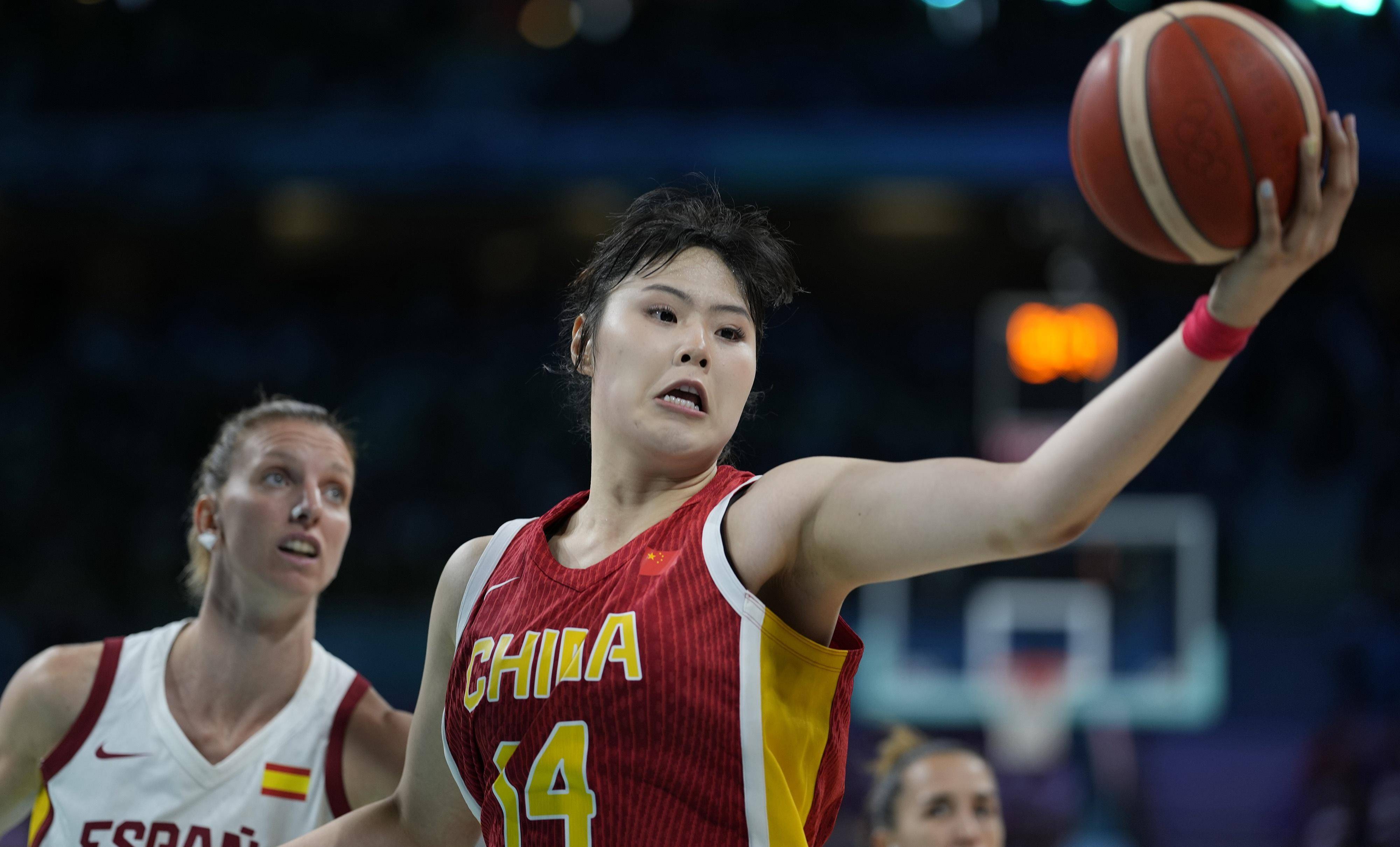 国家队女子篮球比赛不仅关乎输赢,更承载着精神的传递.