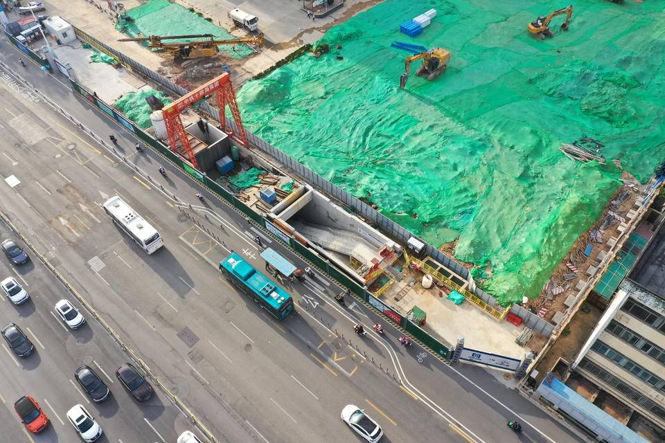 济南地铁4号线车站大部分封顶,山师东路站主体正施工